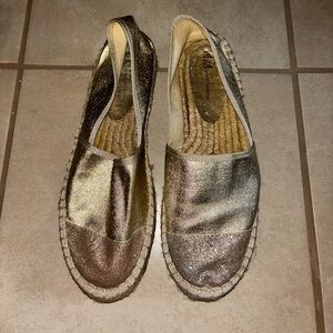 Gold tan Neiman Marcus espadrilles size 39 or 8.5